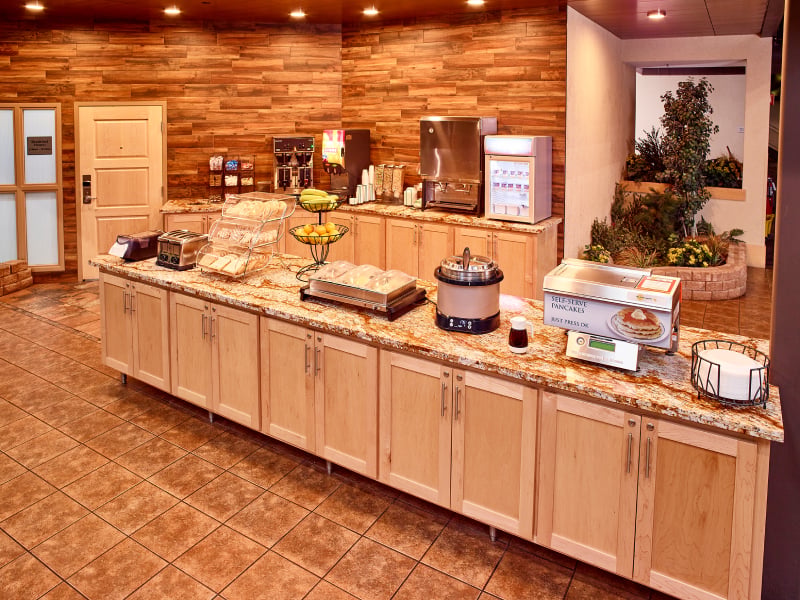 Complimentary Hot Breakfast at LivINN Hotel Minneapolis North/Fridley