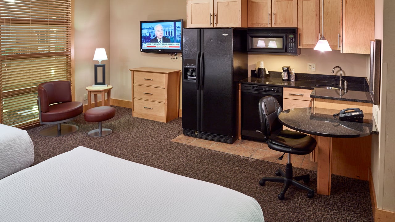 Executive Queen Non-Smoking at LivINN Hotel Minneapolis North/Fridley