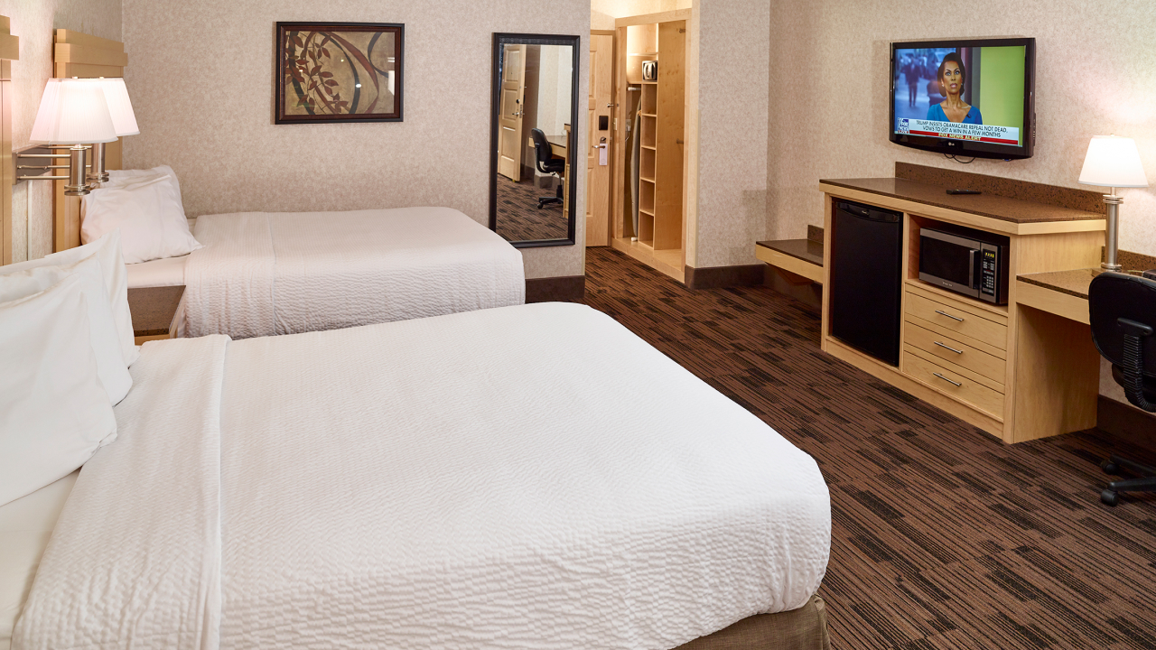 Garden Court Queen Non-Smoking at LivINN Hotel Minneapolis North/Fridley