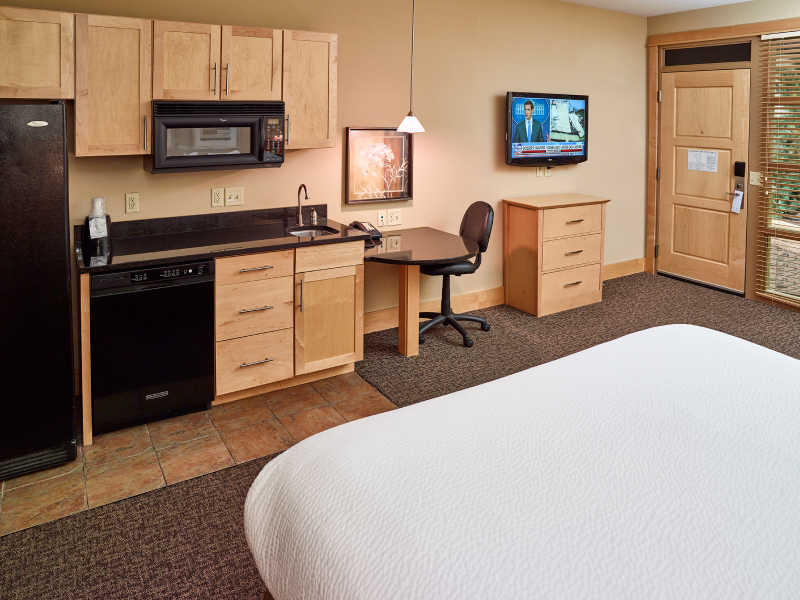 Executive King Accessible Non Smoking at LivINN Hotel Minneapolis NorthFridley