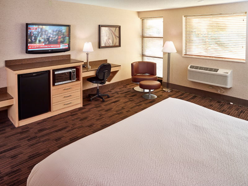 Standard King Accessible Non-Smoking at LivINN Hotel Minneapolis NorthFridley